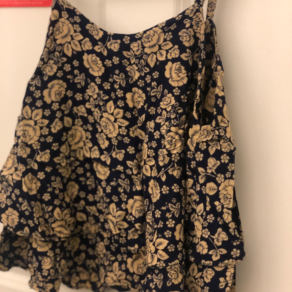 5/$30 BALI FLORAL RUFFLE TOP - Picture 2 of 3